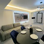 220 White Titanic