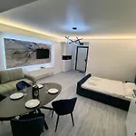 220 White Titanic Διαμέρισμα Năvodari